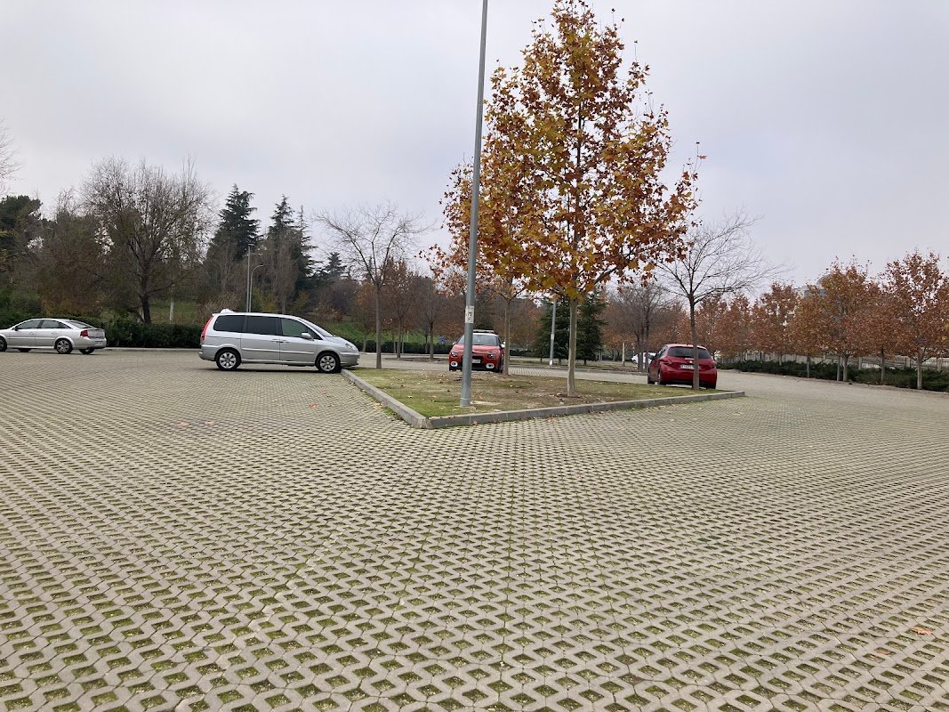 Parking gratuito del Parque Lineal del Manzanares (Madrid) en Madrid