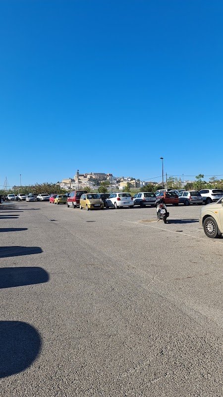 Parking es Gorg gratis junto al puerto de Ibiza en Eivissa (Illes Balears)
