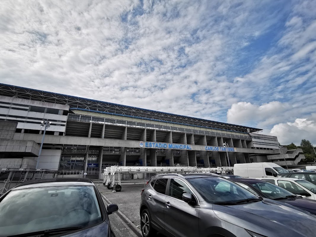 Parking El Charcón (Estadio Tartiere), Oviedo 24h en Oviedo (Asturias)