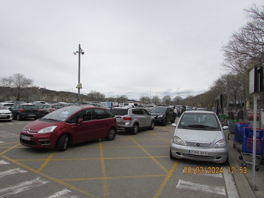 Parking exterior La Maquinista (Sant Andreu, Barcelona) en Badalona (Barcelona) — foto 2 de 4