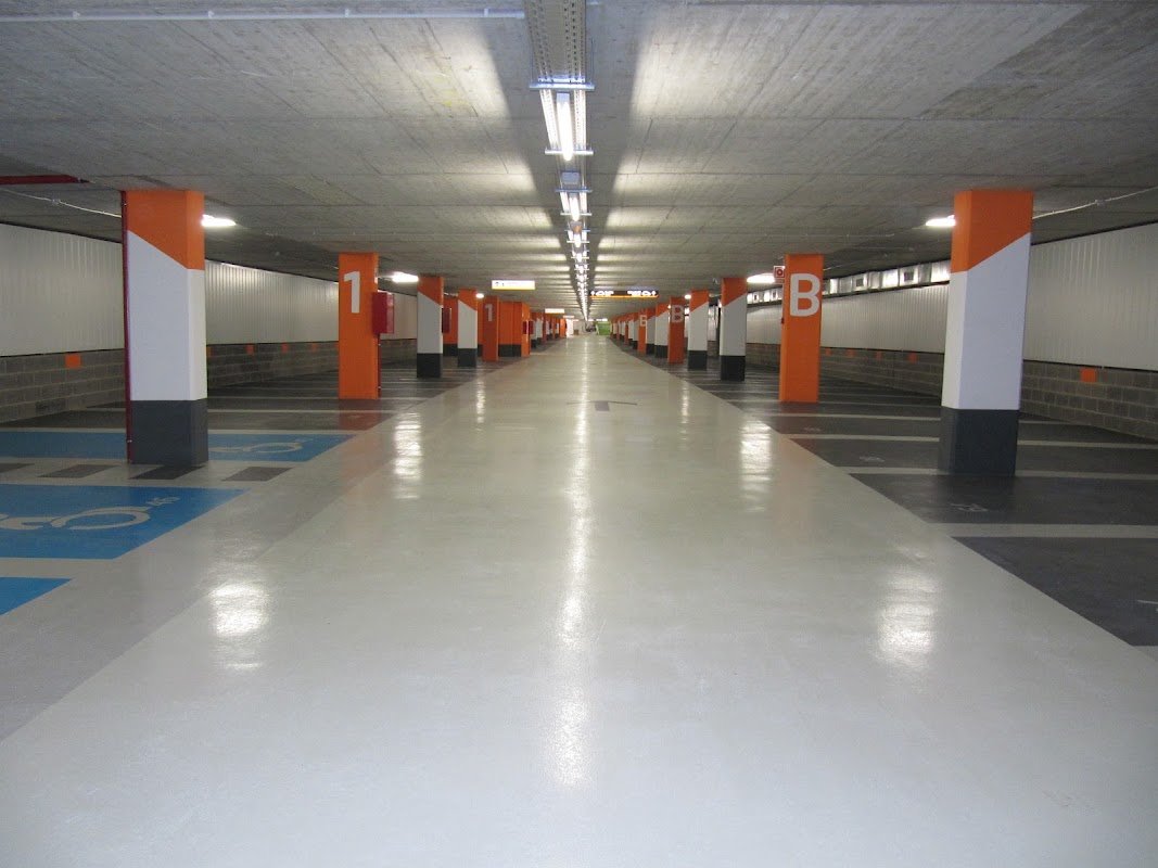 Parking Passeig Nou en Figueres, a 174 m del Museo Dalí en Figueres (Girona) — foto 2 de 3