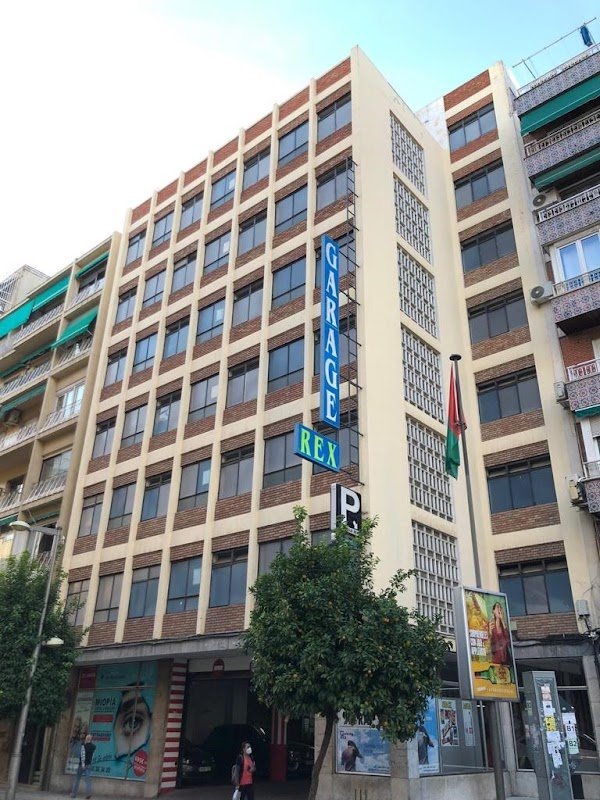 Parking Garage Rex en el centro de Granada (24 h) en Granada