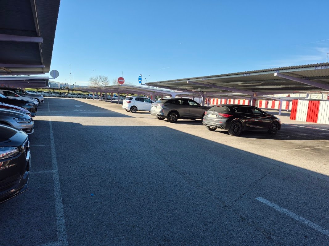 Parking General P1 AENA Aeropuerto Barajas T1 (Madrid) en Madrid — foto 1 de 2
