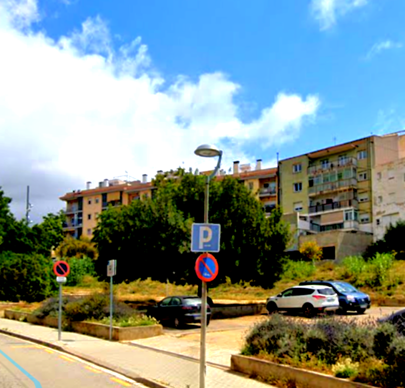 Parking gratuito en Mataró (Carrer Salvador Espriu) en Mataró (Barcelona)