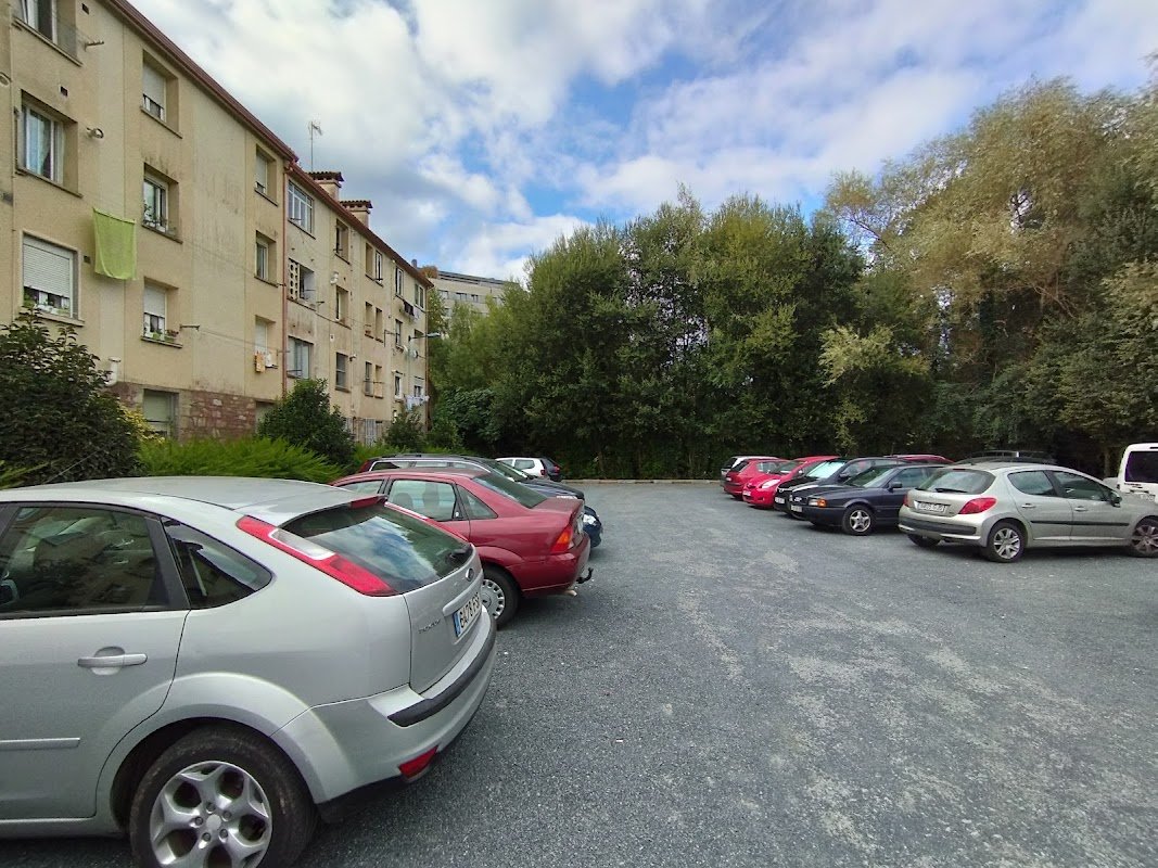 Parking en Pontepedriña (Santiago), junto a la estación en Santiago de Compostela (A Coruña) — foto 3 de 4