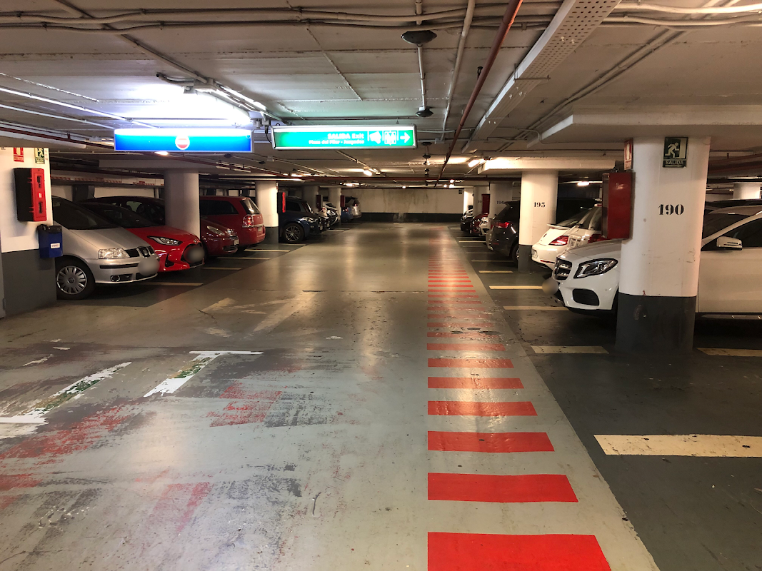 Parking Plaza del Pilar (Indigo) en Zaragoza: gálibo 1,85 m en Zaragoza — foto 2 de 4
