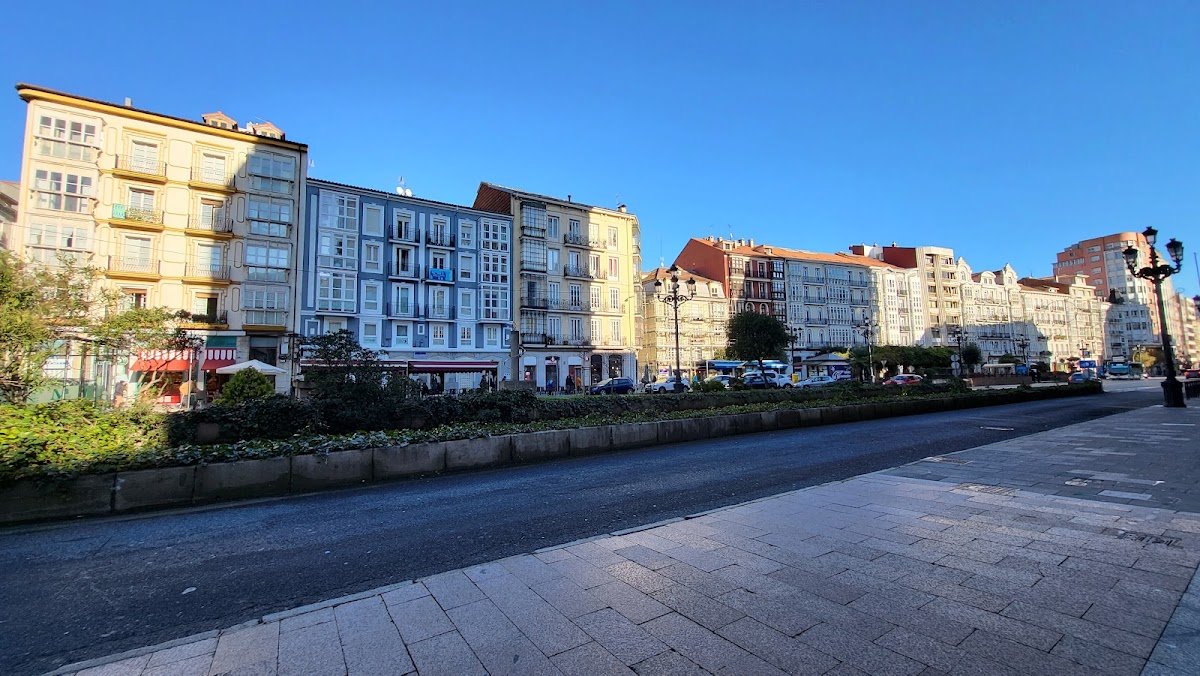 Parking Jesús de Monasterio, centro de Santander en Santander (Cantabria) — foto 2 de 3