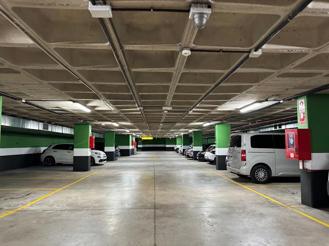 Parking La Trinidad, La Laguna (Tenerife): cubierto y 24 h en San Cristóbal de La Laguna (Santa Cruz de Tenerife) — foto 2 de 3