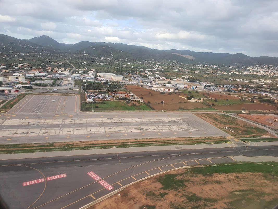 Parking Larga Estancia AENA Aeropuerto de Ibiza (IBZ) en Eivissa (Illes Balears)