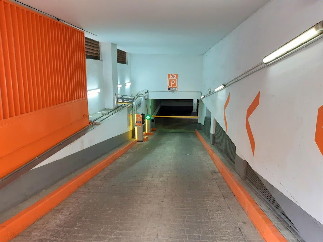 Parking Los Remedios en Sevilla (Telpark), abierto 24 h en Sevilla — foto 2 de 2