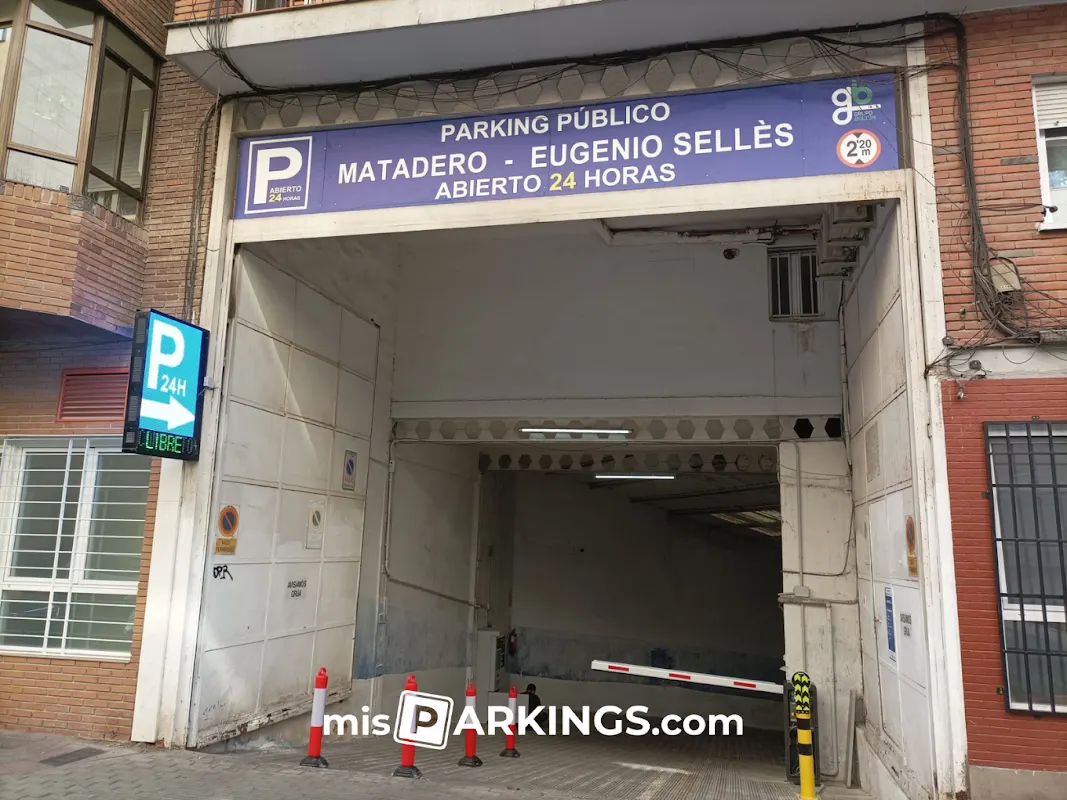 Parking Matadero - Eugenio Sellés, Madrid en Madrid