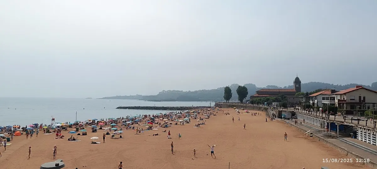 Parking Nautilus, aparcamiento en Luanco cerca de la playa en Luanco (Asturias) — foto 2 de 4