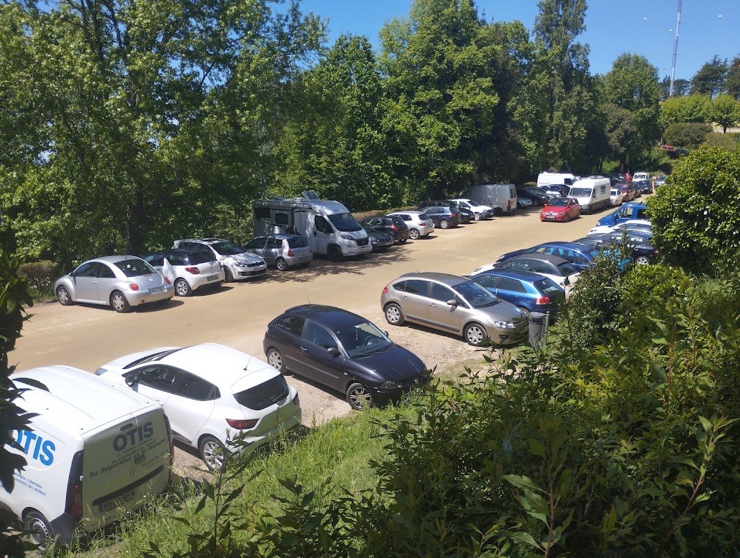 Parking gratis de tierra O Castro, Paseo Rosalía de Castro (Vigo) en Vigo (Pontevedra)
