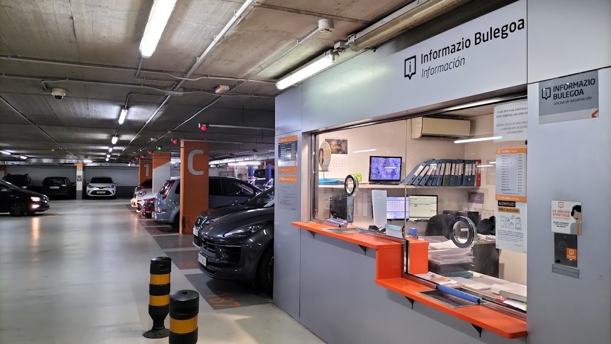 Parking Plaza Cataluña en Donostia (Zurriola, 24 h) en Donostia/San Sebastián (Gipuzkoa) — foto 3 de 3