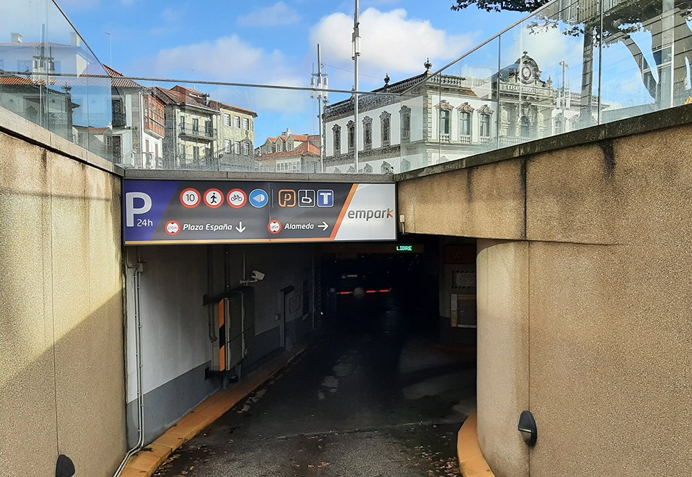 Parking Plaza de España (Telpark) en Pontevedra, 24h en Pontevedra — foto 3 de 4