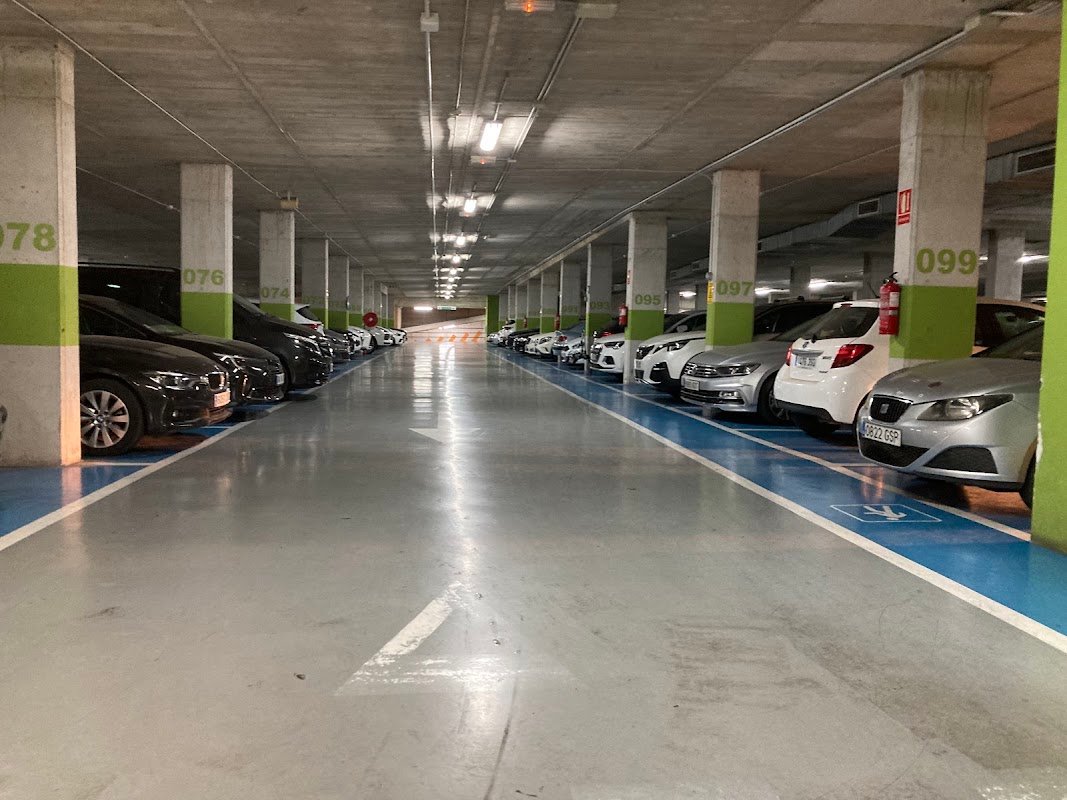 Parking Plaza de Oriente, en el centro de Torrevieja en Torrevieja (Alicante) — foto 3 de 3