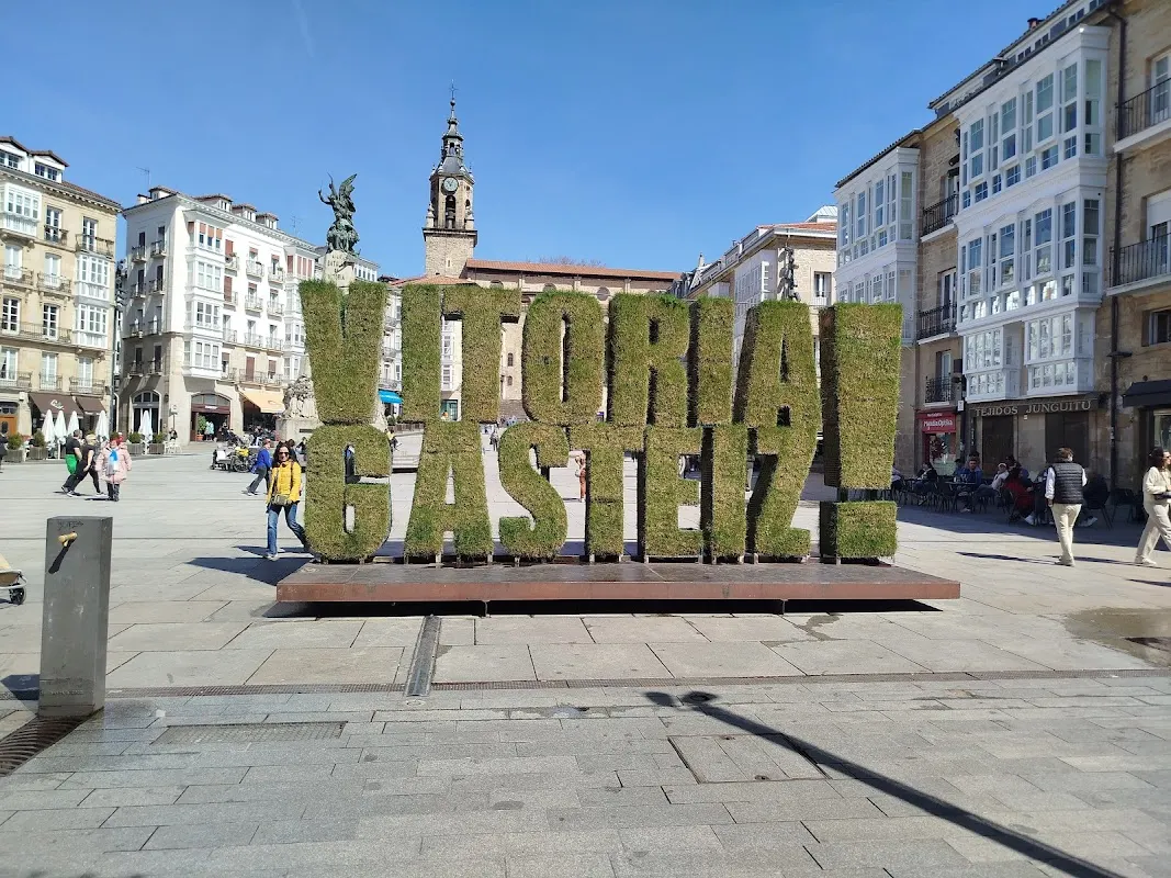 Parking Plaza Virgen Blanca, Vitoria-Gasteiz en Vitoria-Gasteiz (Álava)