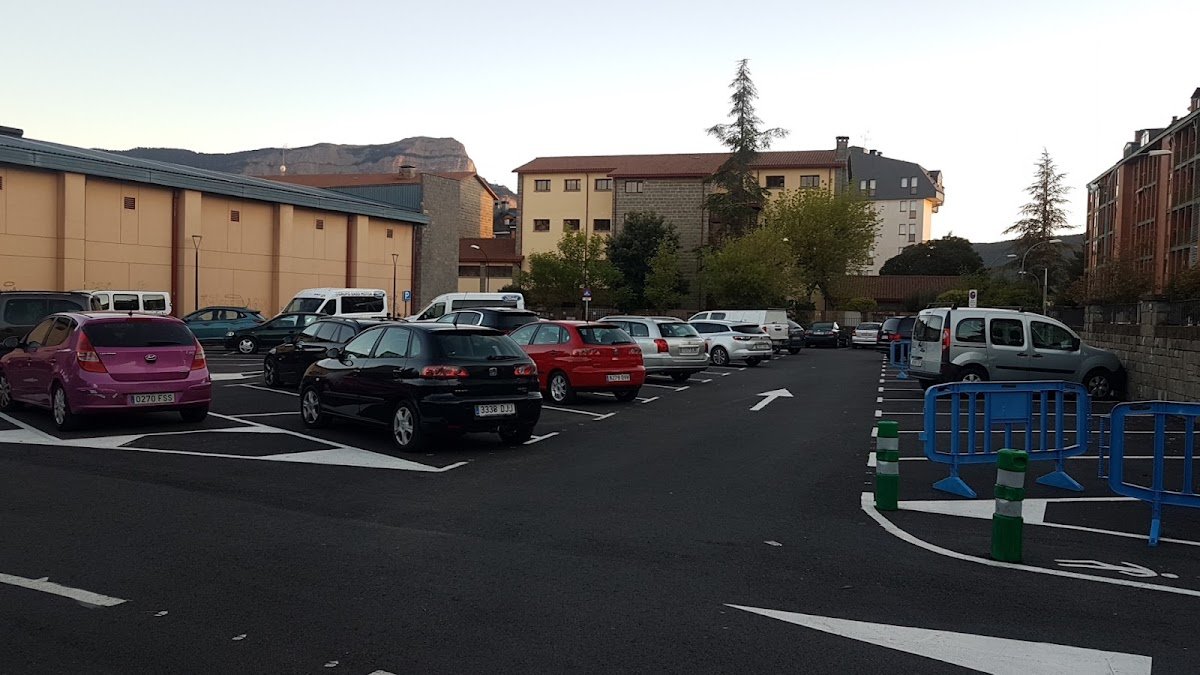 Parking gratuito 24 h calle Fernando el Católico, Jaca (Huesca) en Jaca (Huesca)