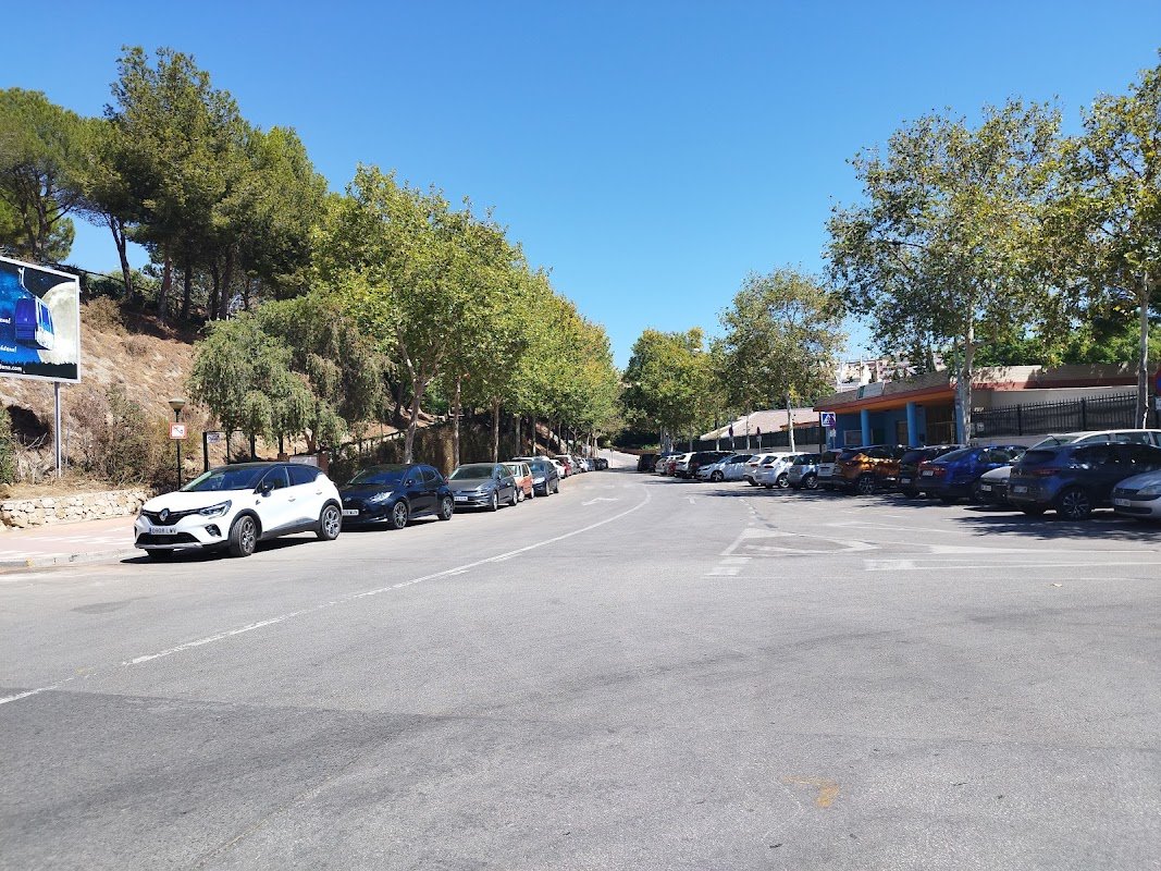 Parking Público del Mercadillo, Av. Manantial (Benalmádena) en Benalmádena (Málaga)
