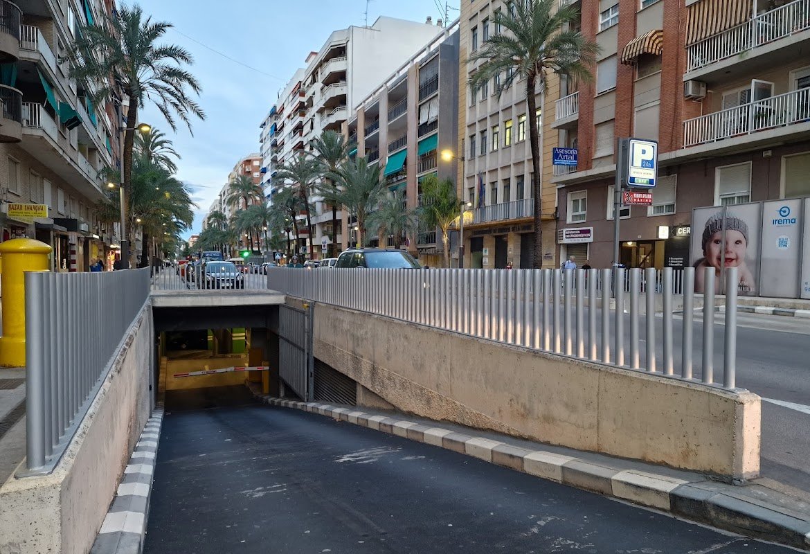 Parking República de Argentina (Entrada Sur) en Gandia: 24 h en Gandia (Valencia) — foto 2 de 2