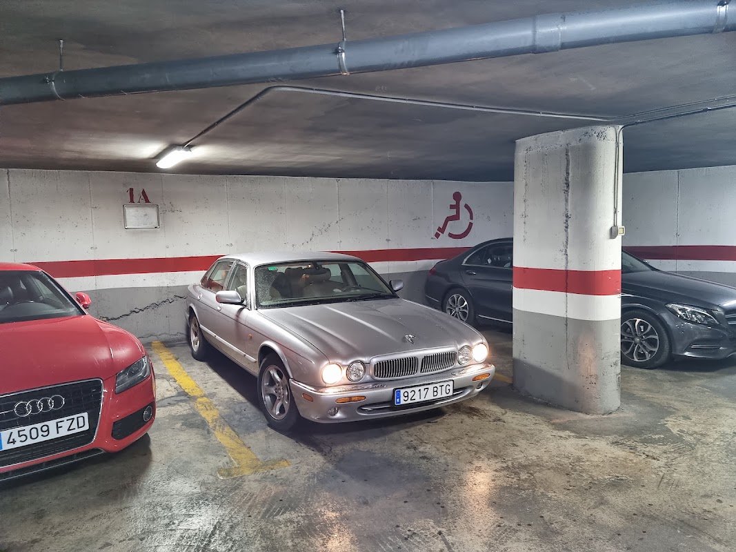 Parking Victoria en Granada: 24 h y a 400 m de la Catedral en Granada — foto 2 de 4