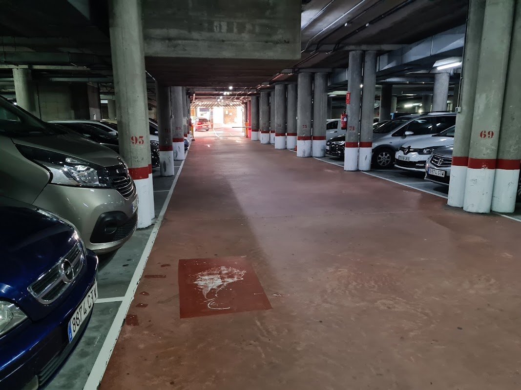 Parking Zarracina (24h, cubierto) en el centro de Gijón en Gijón (Asturias)
