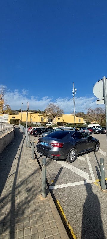 Parking Plaça del Cementiri d'Horta (Horta-Guinardó, Barcelona) en Barcelona
