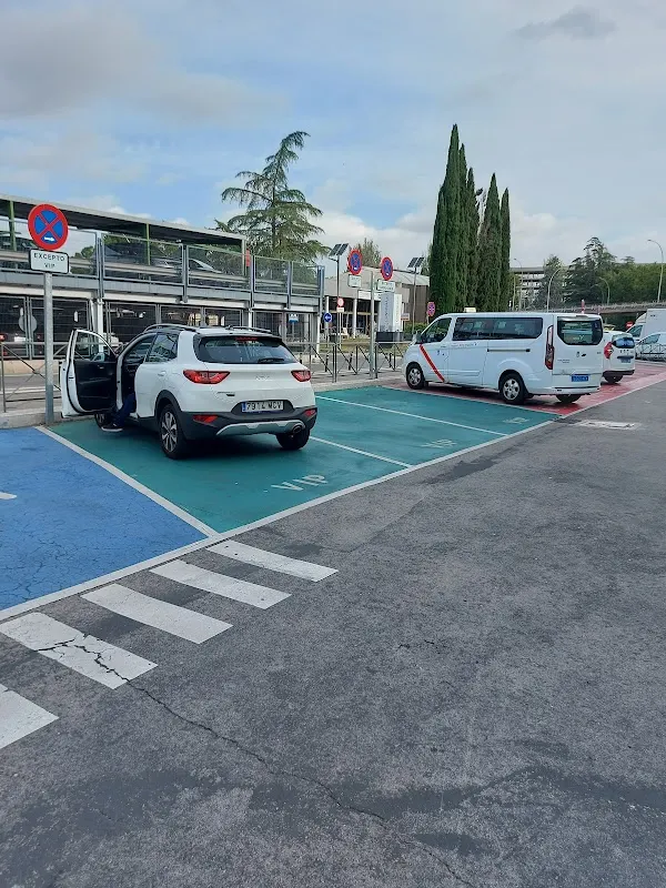 Parking Viparking: valet parking en el aeropuerto de Madrid (T2 Barajas) en Madrid — foto 3 de 4