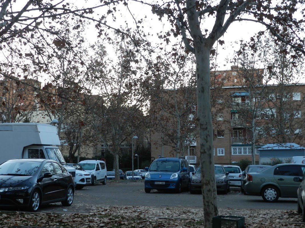 Parking gratis 24 h en la avenida de Moratalaz (Madrid) en Madrid