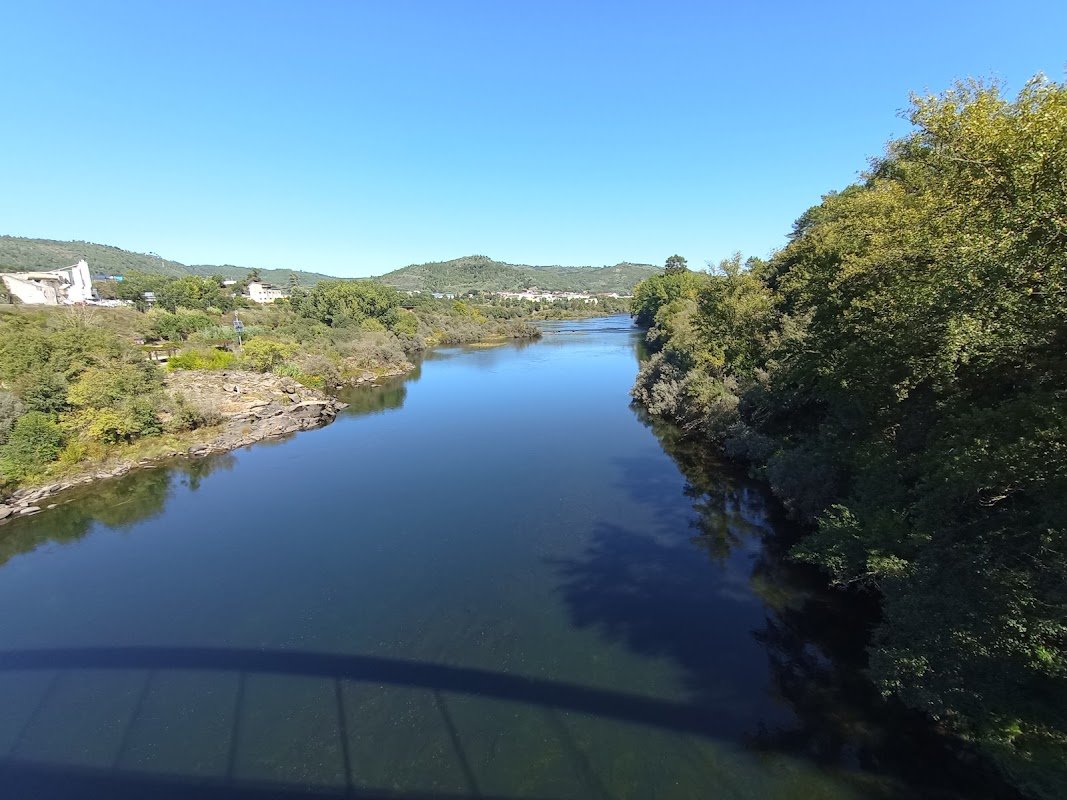 Aparcadoiro Termas Outariz, Termas al otro lado del Río — foto 1 de 4