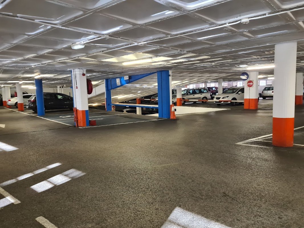 Parking Auto Salón — foto 1 de 4