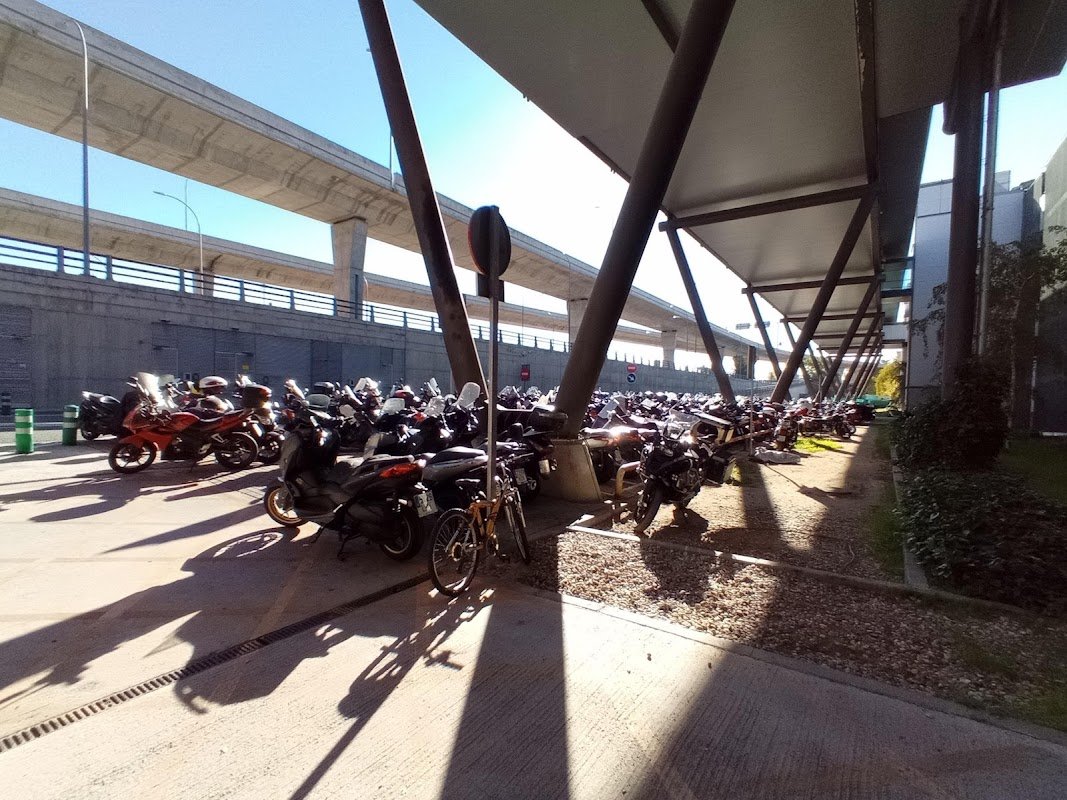 Aeropuerto T4 Salidas — foto 1 de 4