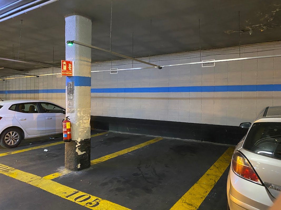 Parking EMT Jacinto Benavente — foto 1 de 4