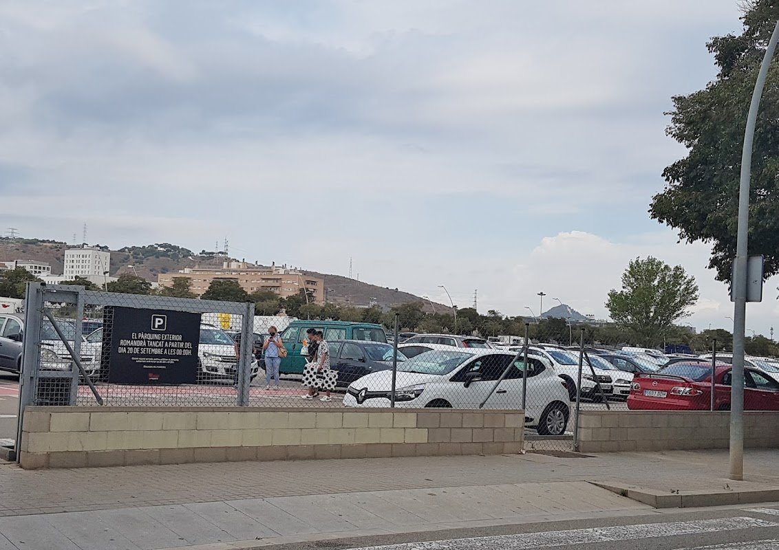 Parking exterior La Maquinista — foto 1 de 4