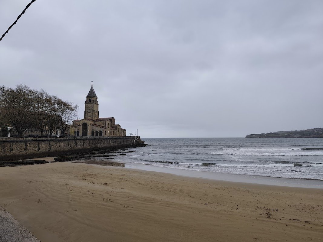 Parking Playa de Poniente — foto 1 de 4