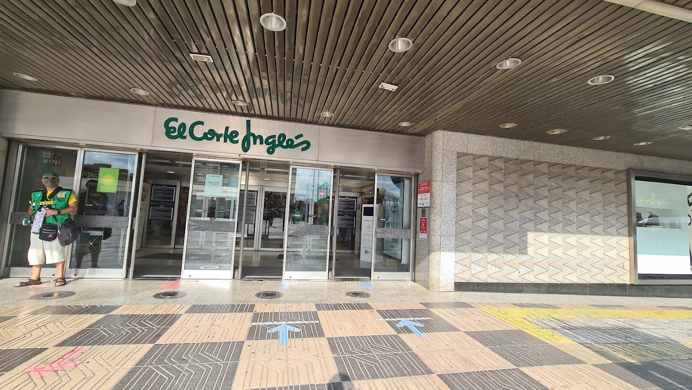 Parking — El Corte Inglés Nuevo Centro Edificio Hogar — foto 1 de 4