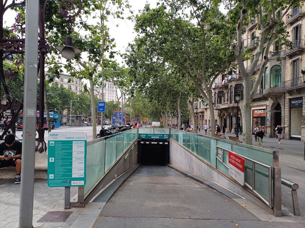 Parking Saba Bamsa Paseo de Gracia - Diputación — foto 1 de 4