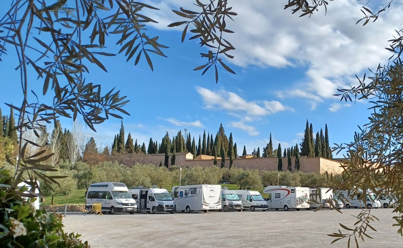 Aparcamiento Vehículos Pesados La Alhambra de Granada — foto 1 de 4