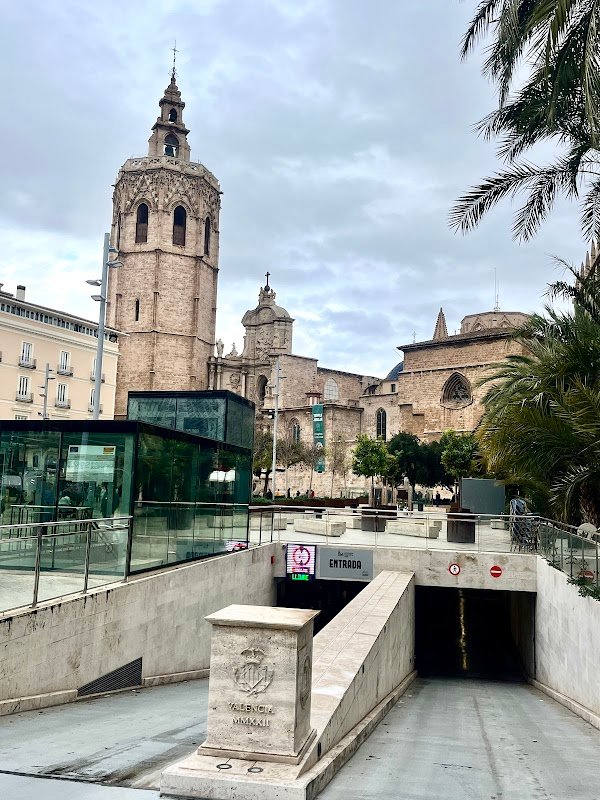 Parking Plaza de la Reina — foto 1 de 4