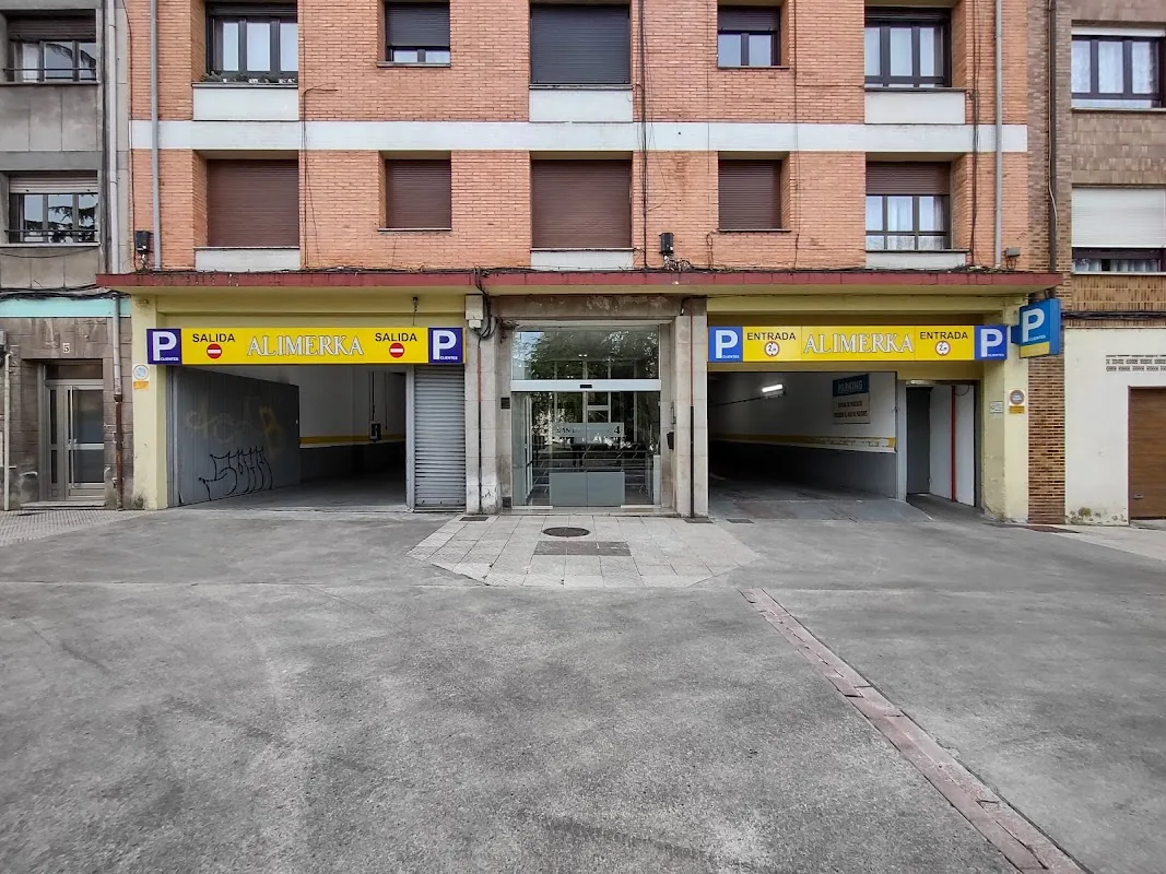 Parking Alimerka en Oviedo (Asturias)
