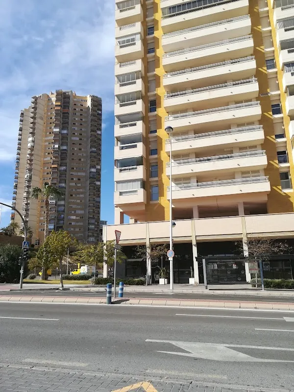 Aparcamiento disuasirio Av Cuba en Benidorm (Alicante) — foto 1 de 4