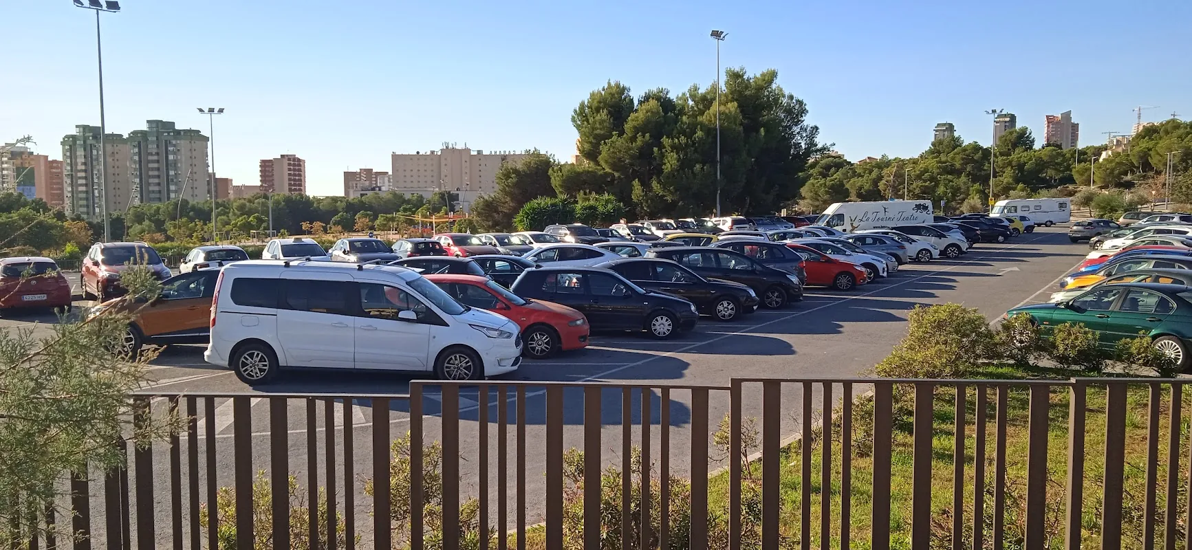 Parking del Mercadillo de Foietes en Benidorm (Alicante) — foto 1 de 4