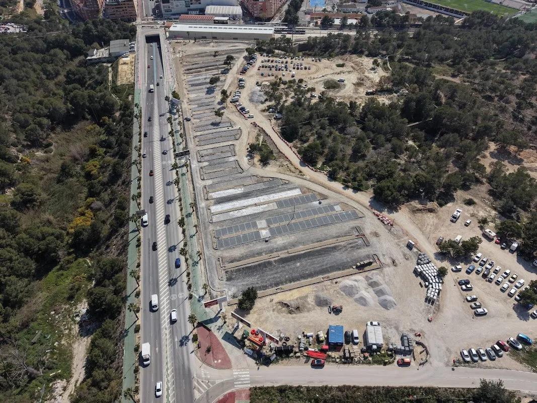 Parking Disuasorio Av. Beniardà TRAM en Benidorm (Alicante) — foto 1 de 4
