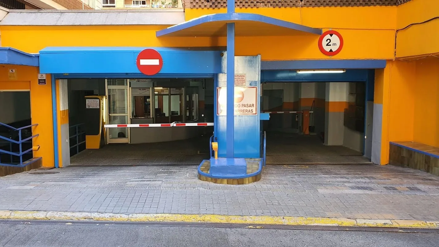 Parking La Alcoyana en Alcoi / Alcoy (Alicante) — foto 1 de 3