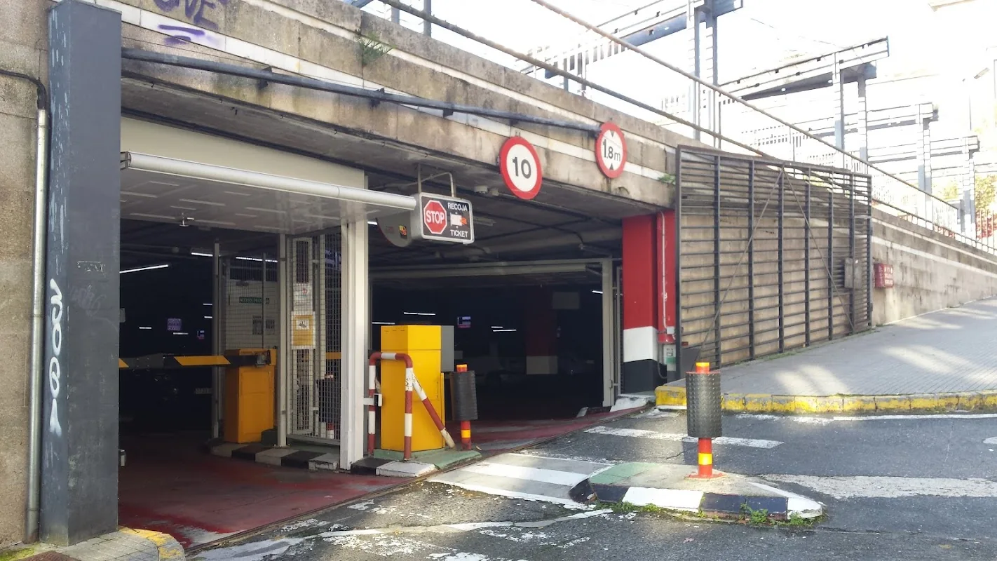 Parking PARKIA by INDIGO en Hórreo. Estación de tren. Santiago en Santiago de Compostela (A Coruña) — foto 1 de 3